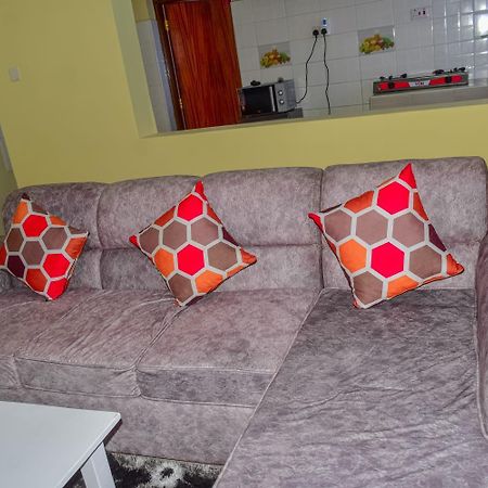 Lux Suites Bamburi Furnished Apartments エクステリア 写真