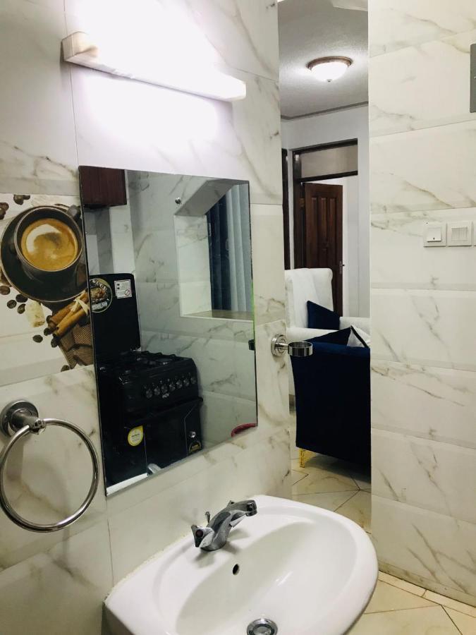 Lux Suites Bamburi Furnished Apartments エクステリア 写真