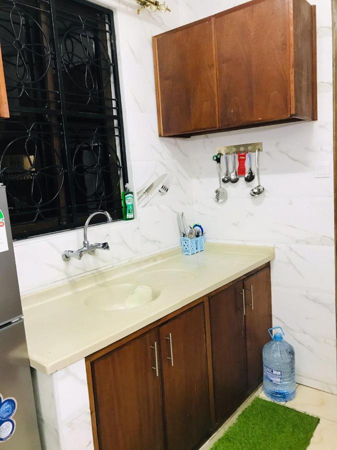 Lux Suites Bamburi Furnished Apartments エクステリア 写真