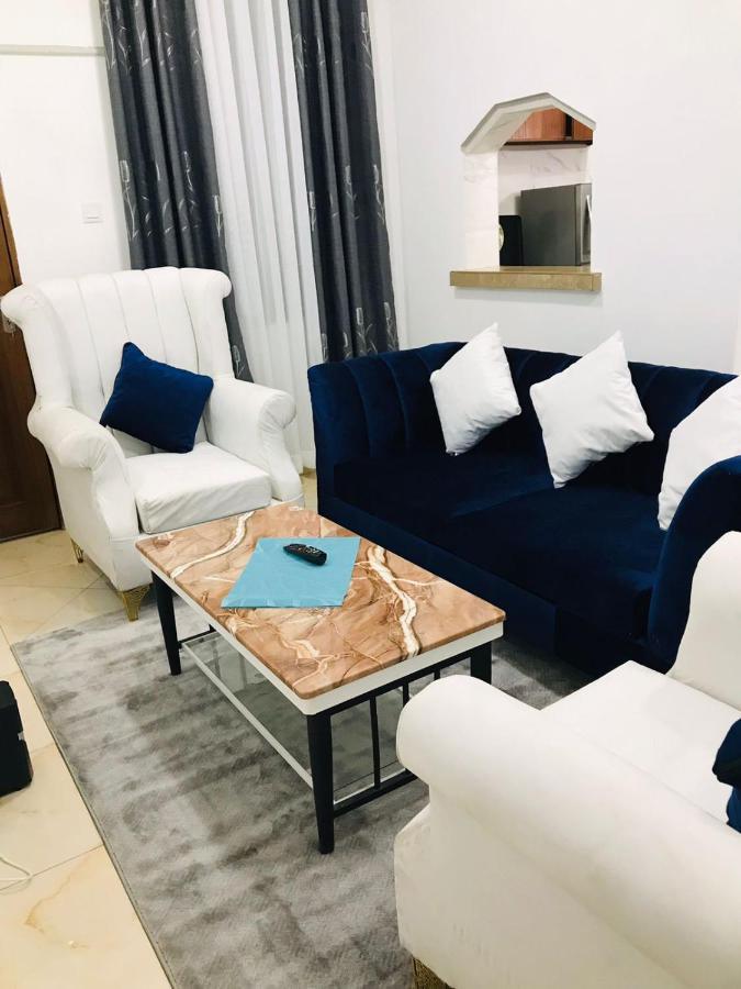 Lux Suites Bamburi Furnished Apartments エクステリア 写真