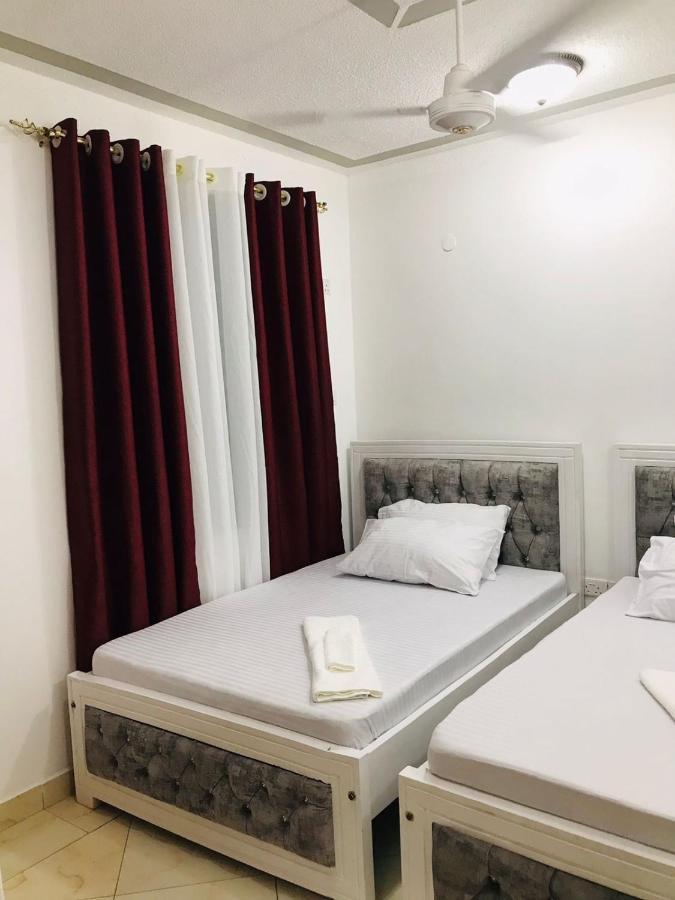 Lux Suites Bamburi Furnished Apartments エクステリア 写真
