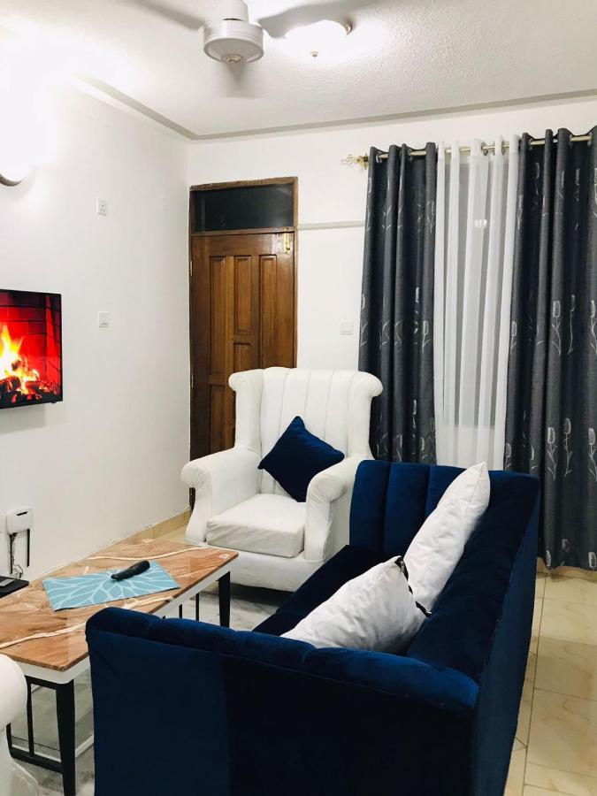 Lux Suites Bamburi Furnished Apartments エクステリア 写真