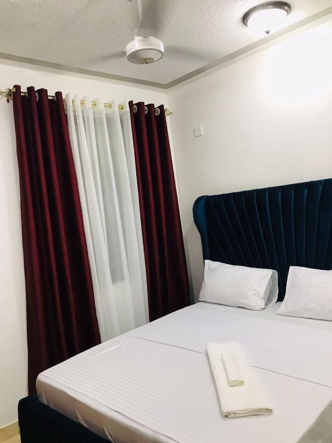 Lux Suites Bamburi Furnished Apartments エクステリア 写真