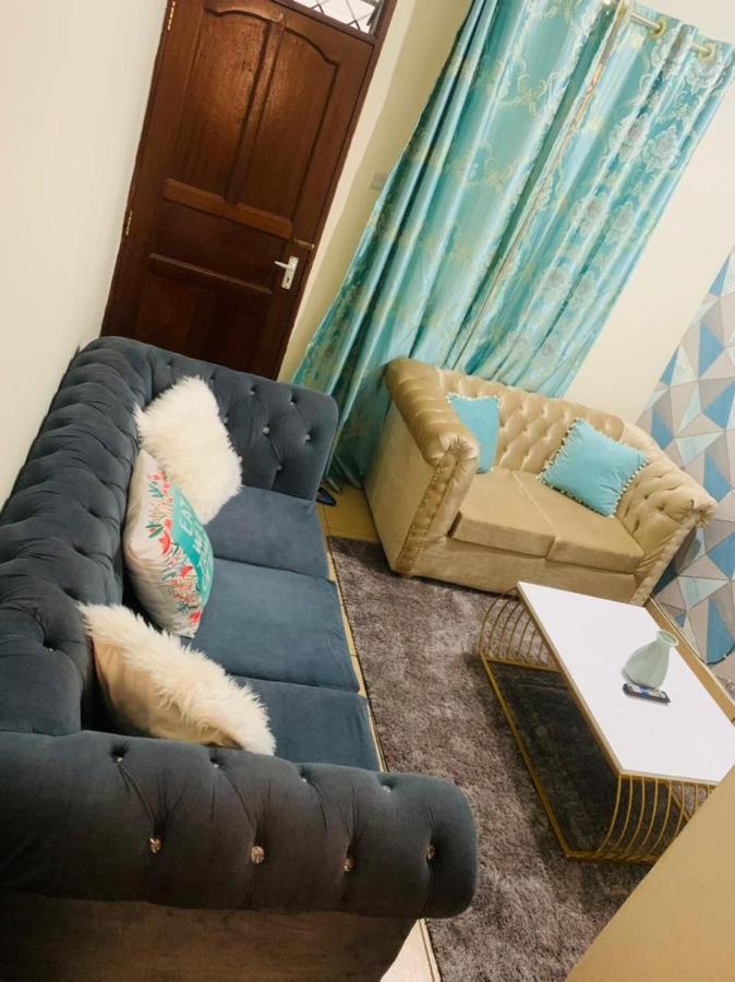 Lux Suites Bamburi Furnished Apartments エクステリア 写真