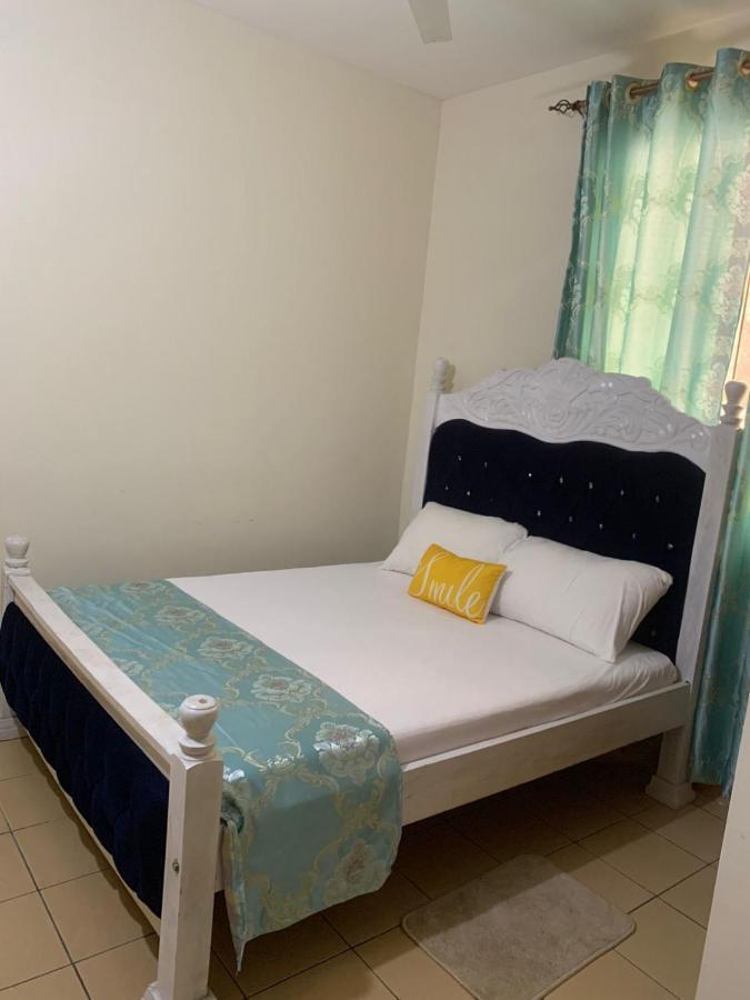 Lux Suites Bamburi Furnished Apartments エクステリア 写真