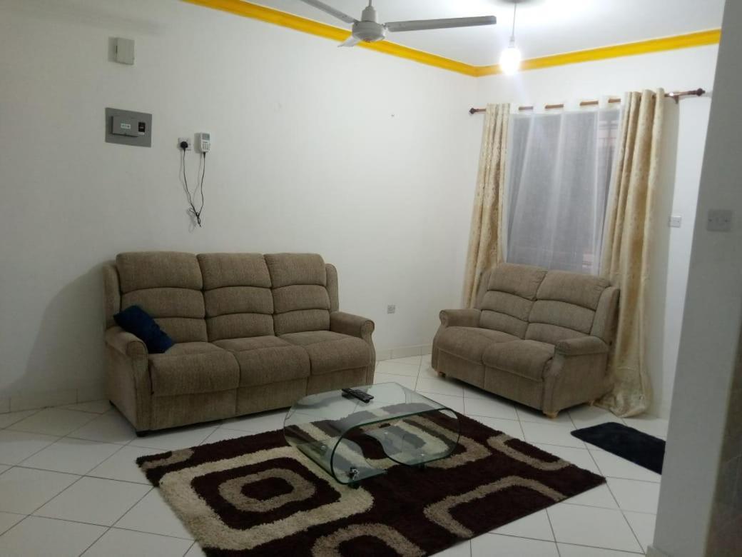 Lux Suites Bamburi Furnished Apartments エクステリア 写真