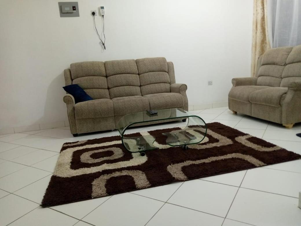 Lux Suites Bamburi Furnished Apartments エクステリア 写真