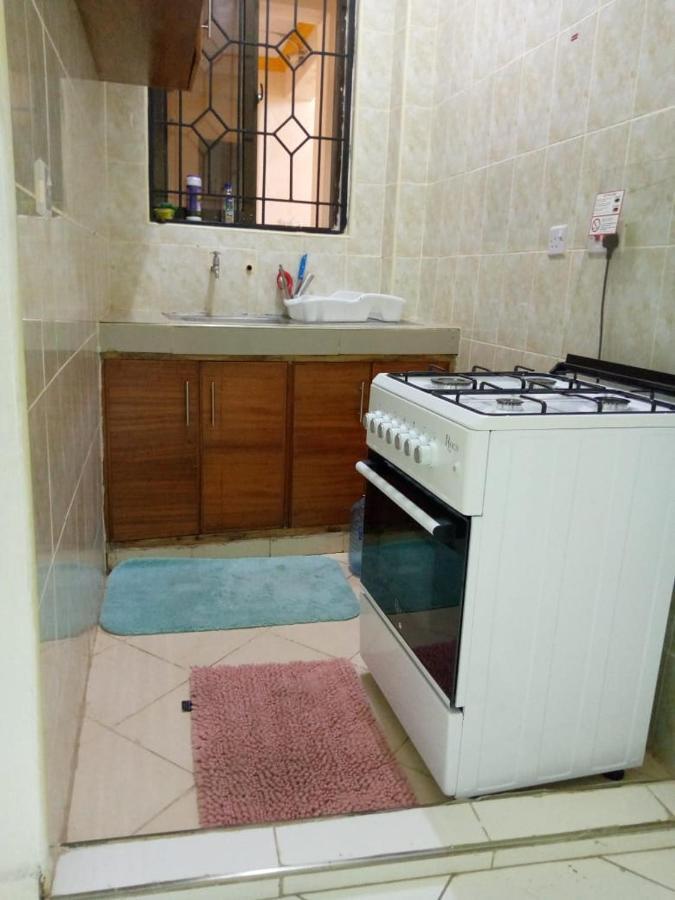 Lux Suites Bamburi Furnished Apartments エクステリア 写真