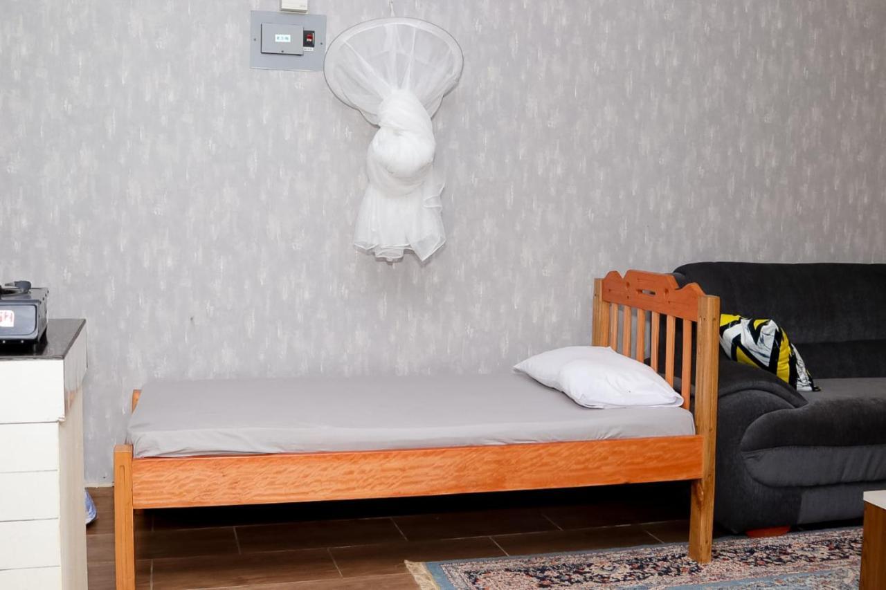Lux Suites Bamburi Furnished Apartments エクステリア 写真