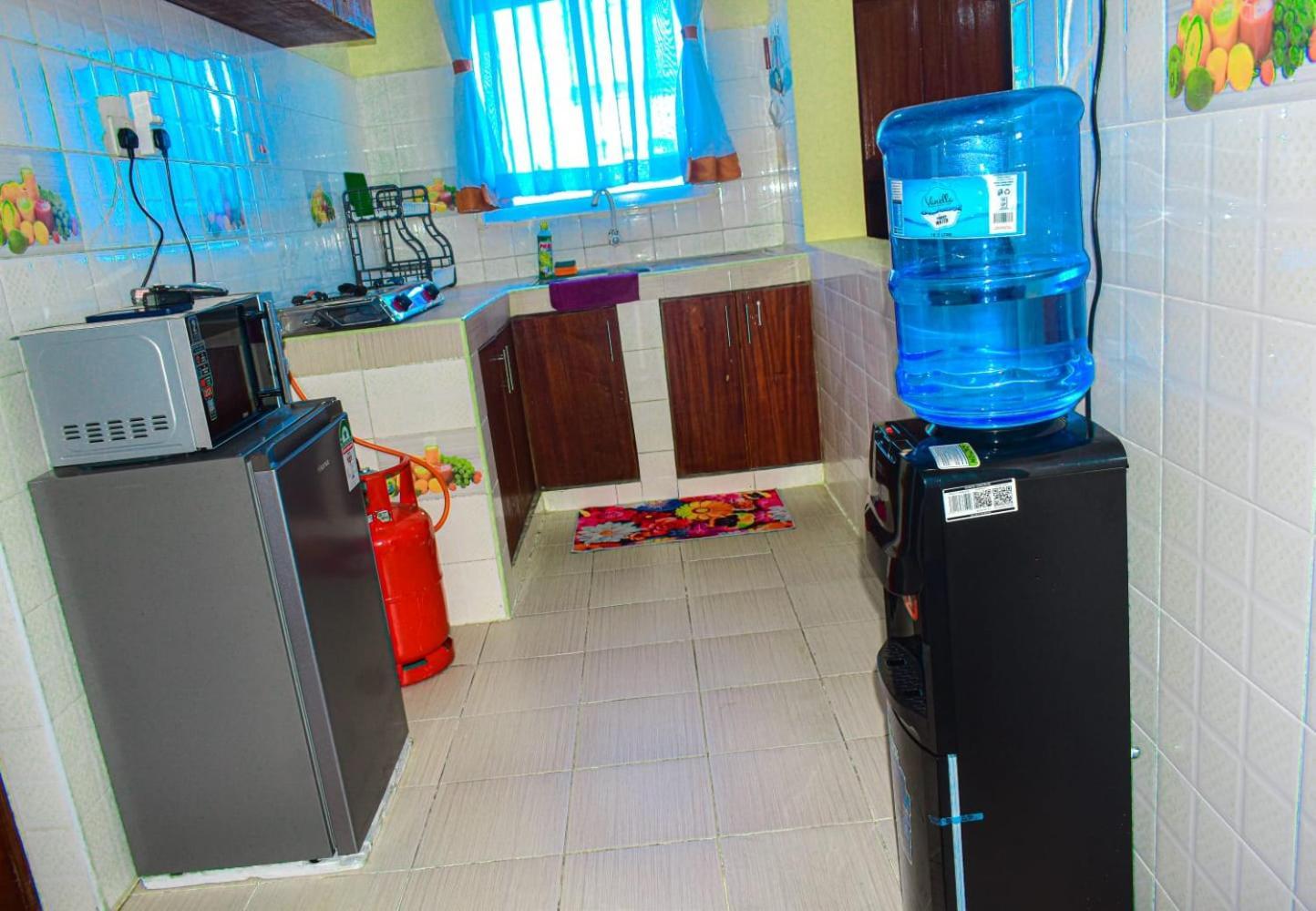 Lux Suites Bamburi Furnished Apartments エクステリア 写真
