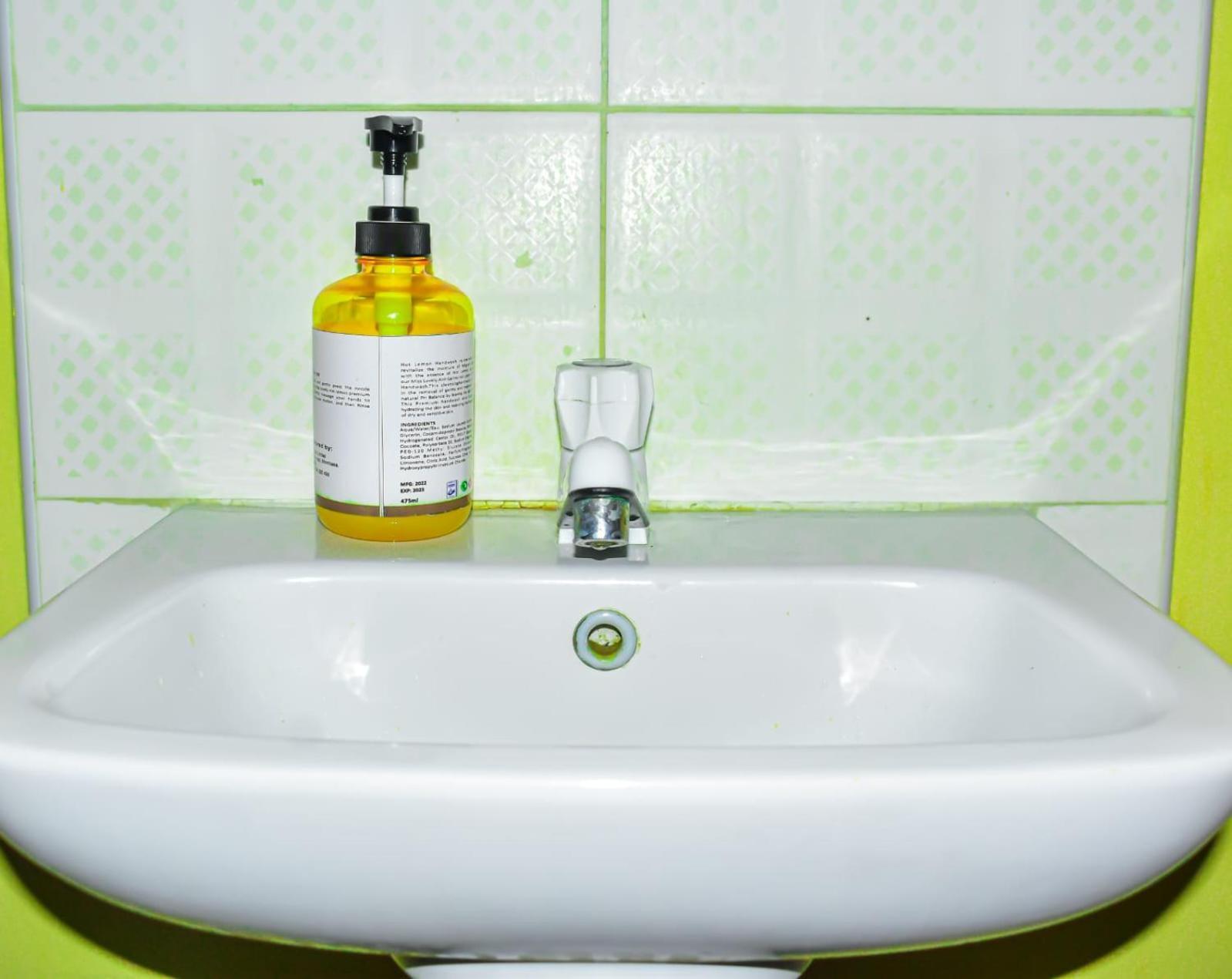 Lux Suites Bamburi Furnished Apartments エクステリア 写真
