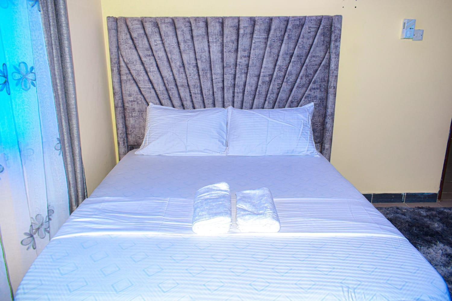 Lux Suites Bamburi Furnished Apartments エクステリア 写真