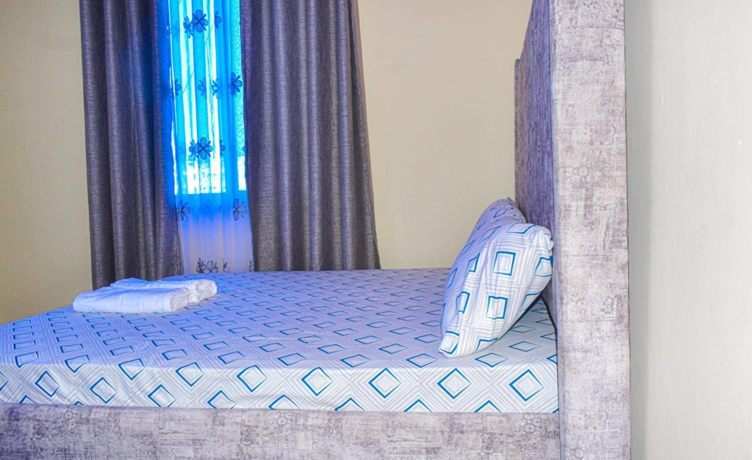 Lux Suites Bamburi Furnished Apartments エクステリア 写真
