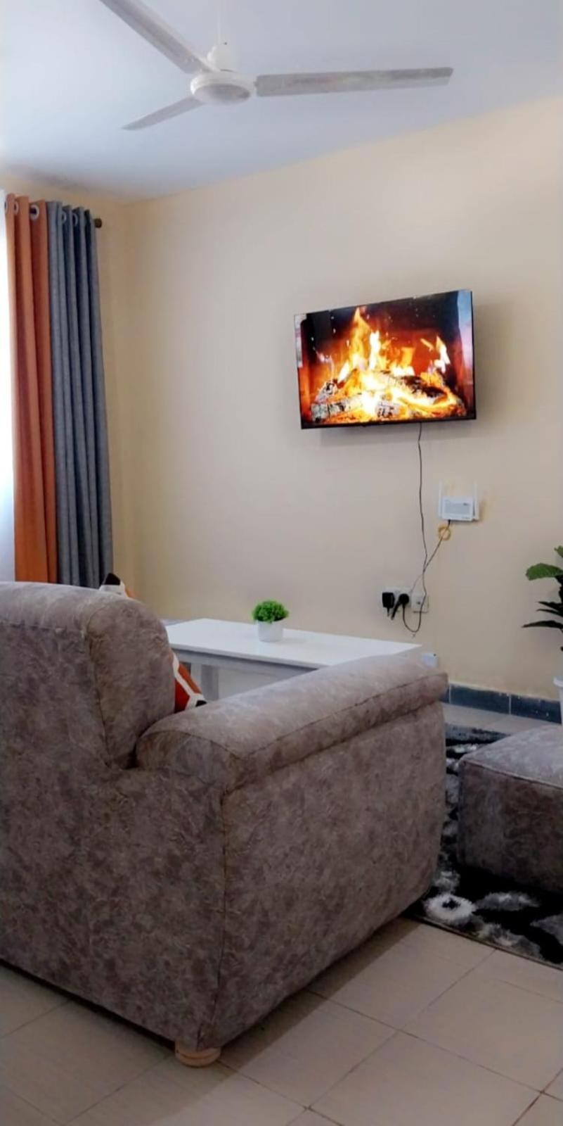 Lux Suites Bamburi Furnished Apartments エクステリア 写真