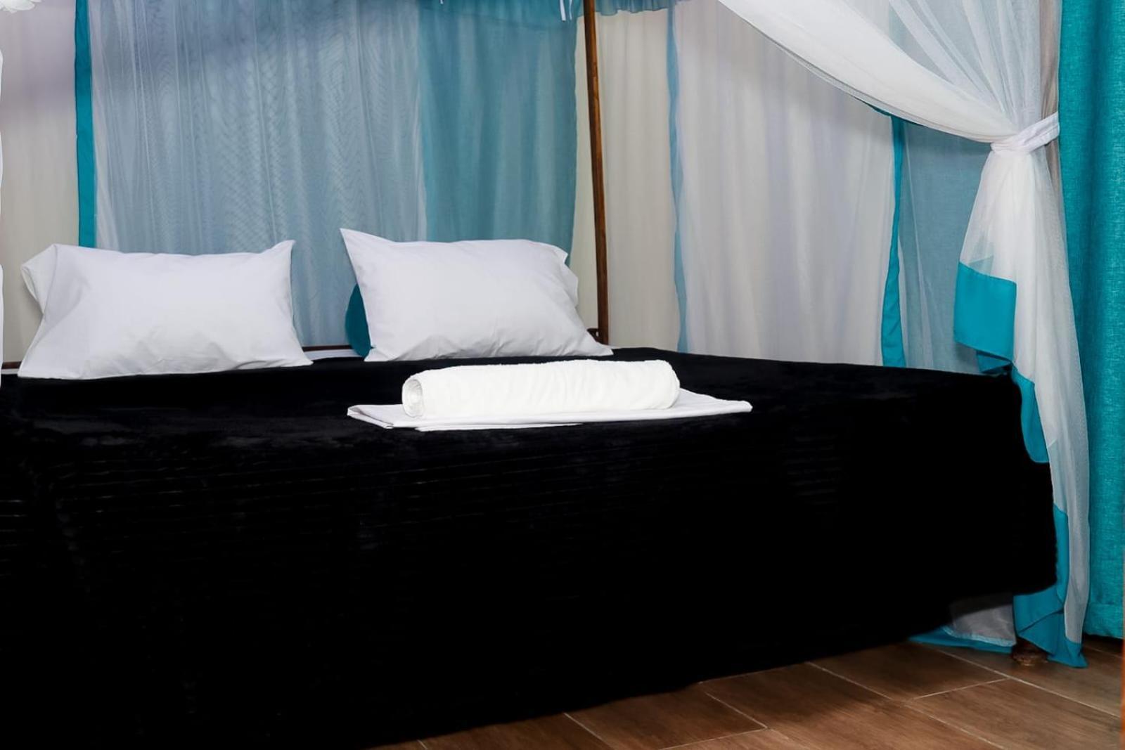Lux Suites Bamburi Furnished Apartments エクステリア 写真